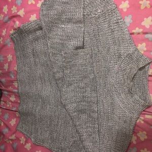 boxy heather-gray long sleeve knit crop